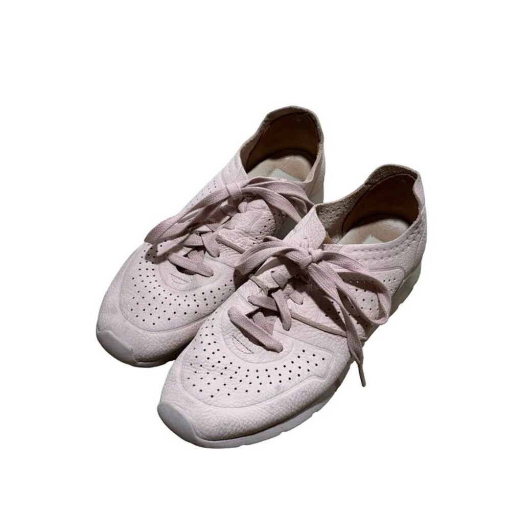 UGG Tye Perforated Leather Sneakers Womens 9 Blush Pink Treadlite 1016674 EUC